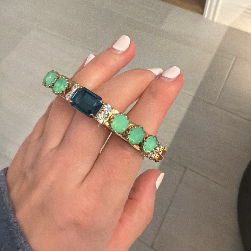 Tova cuff
